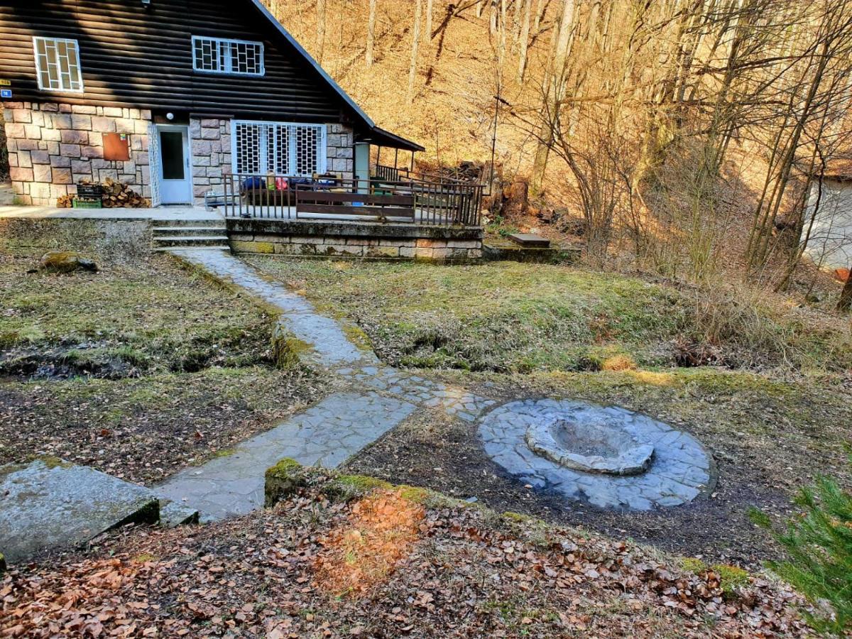 Horska Chata V Srdci Kremnickych Hor Banská Bystrica Buitenkant foto